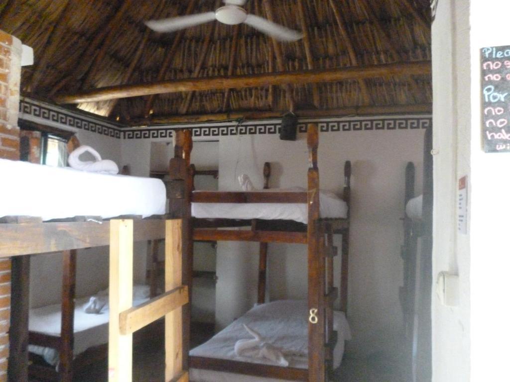 Mayan Hostel Cancun Room photo